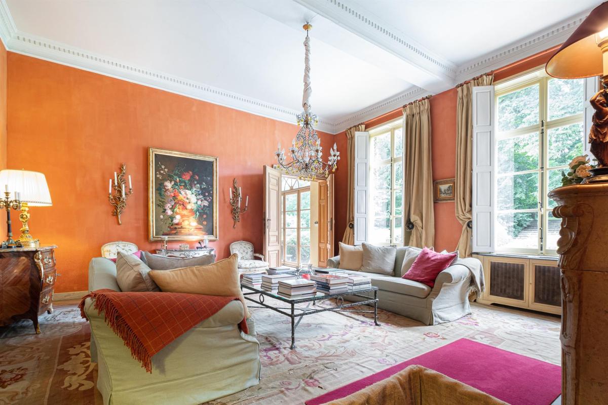 Château édifié en 1756 sur un terrain de 5.9 hectares