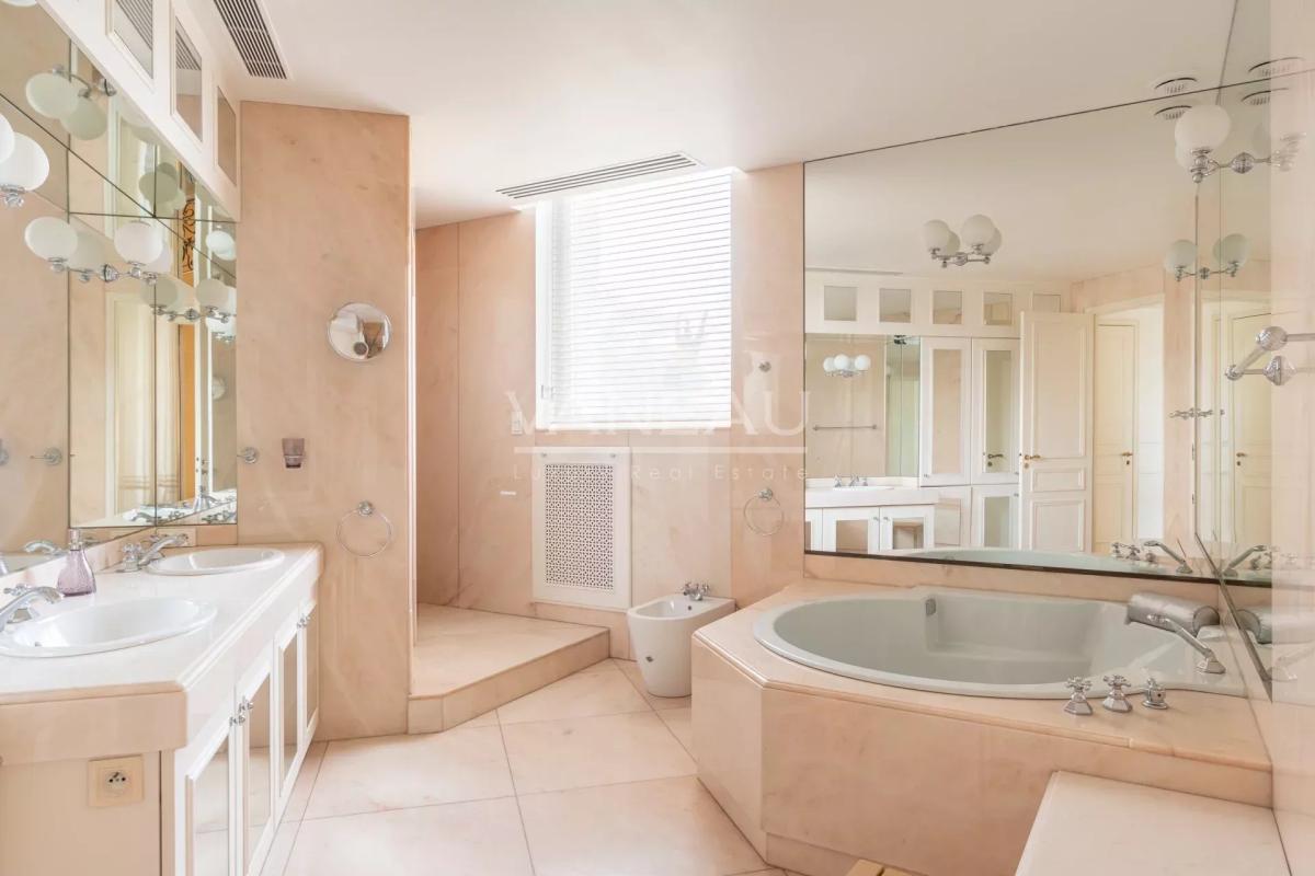 Paris XVIe - OCDE - Spectaculaire appartement de réception allia