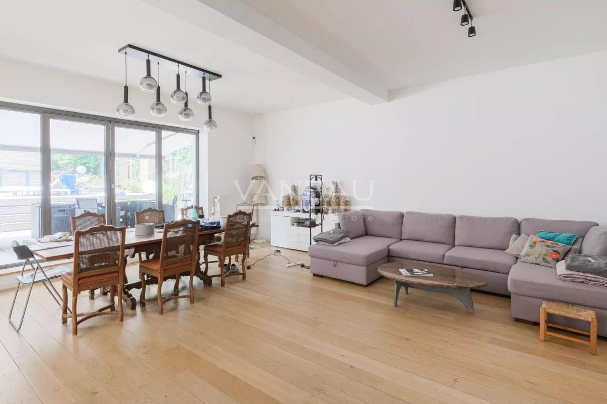 SPLENDIDE VILLA NEUVE DE ± 690 M² BRUTS AVEC JARDIN & PISCINE