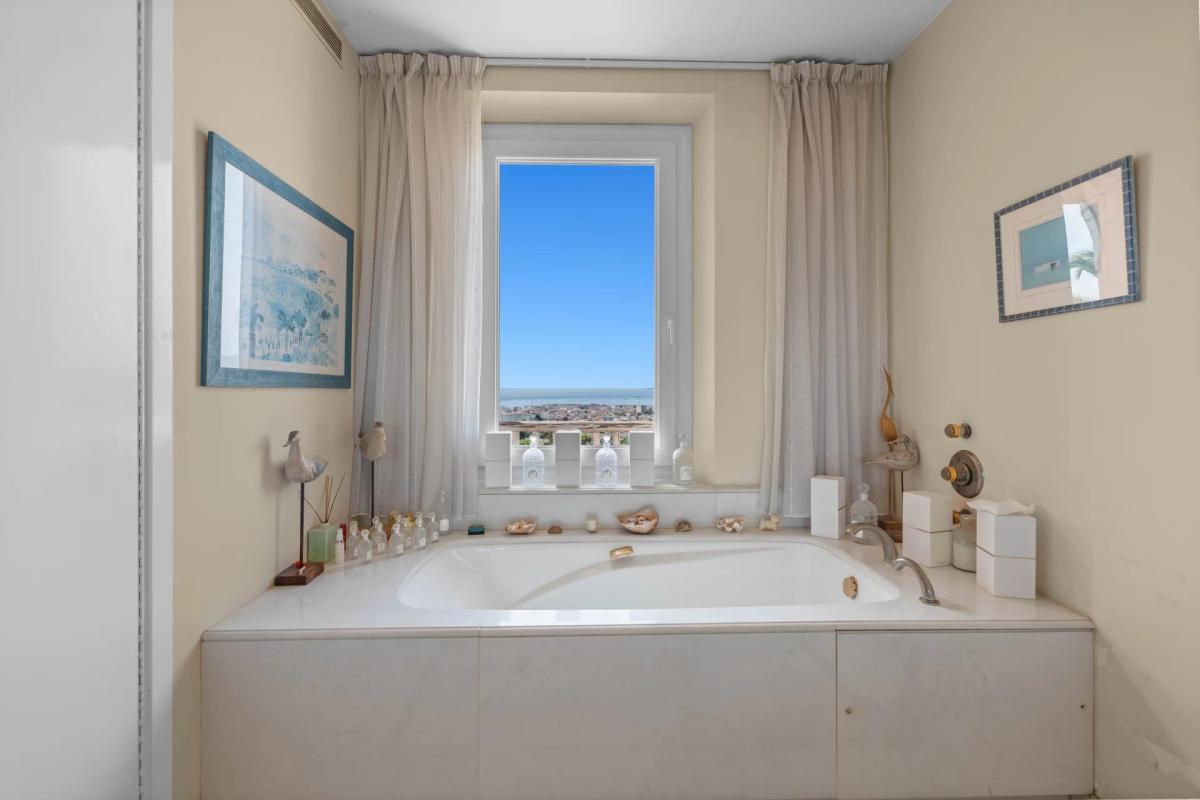 Cannes -  Villa Belle époque avec vue mer panoramique à vendre