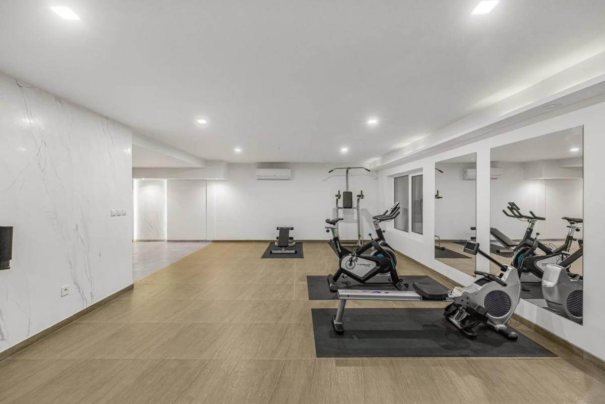 SUPER CANNES  VILLA CONTEMPORAINE VUE MER A VENDRE