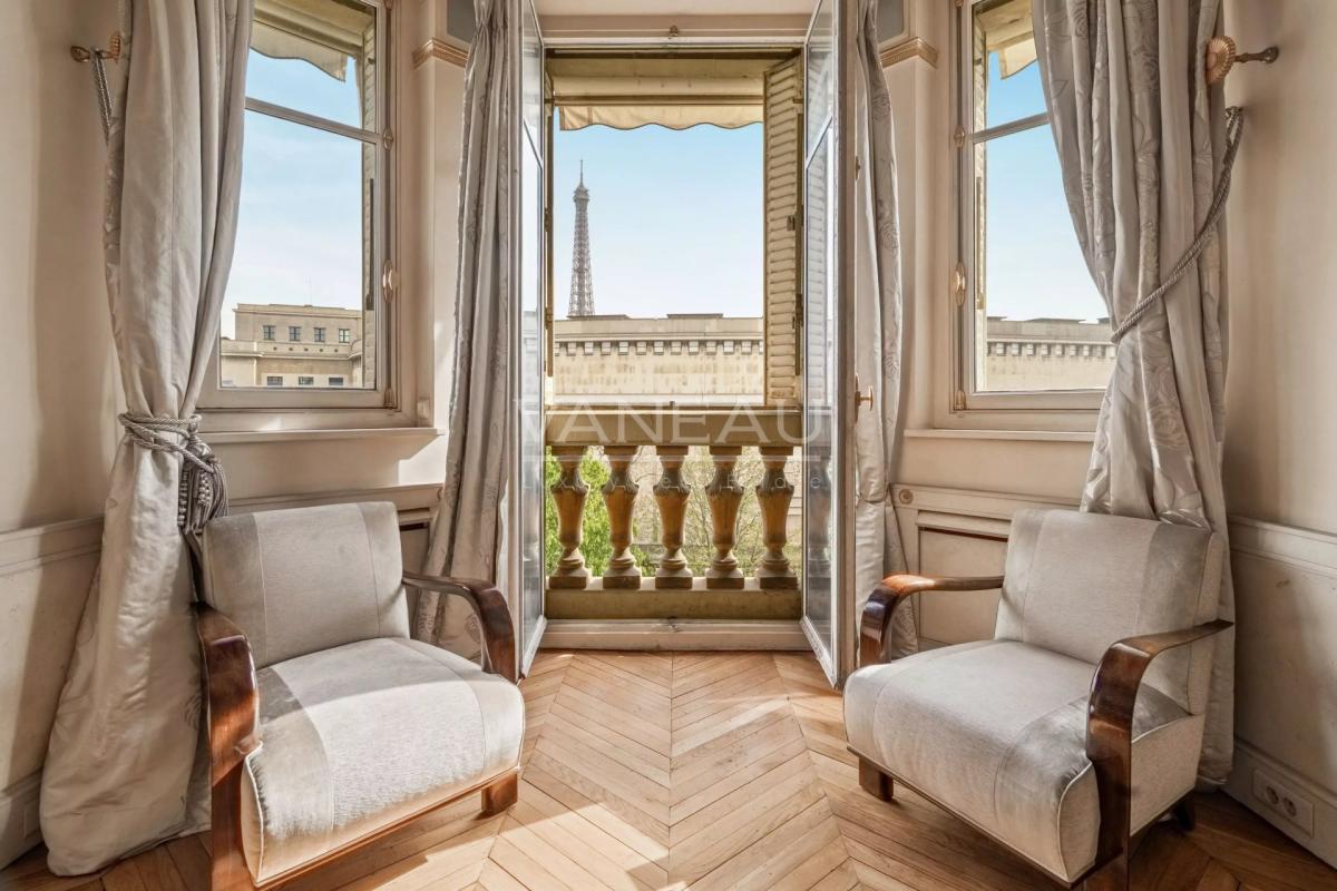 Paris XVIe - Trocadéro - Vue monuments.