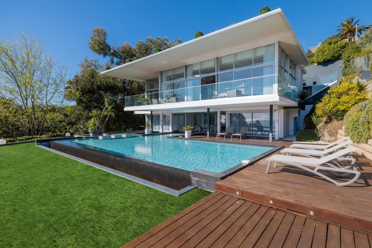 SUPER CANNES  VILLA CONTEMPORAINE VUE MER A VENDRE