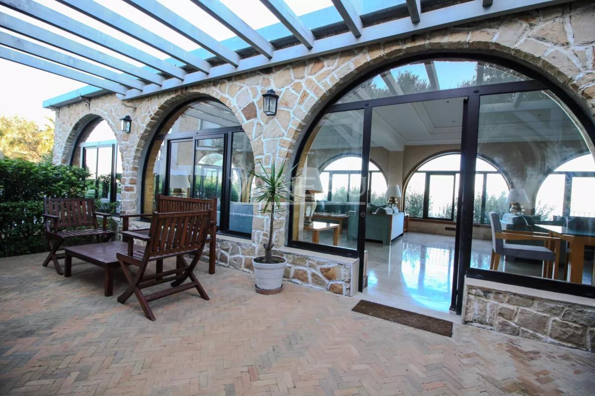 SOMPTUEUSE PROPRIÉTÉ DOMINANT LA MER À VENDRE SUR TANGER
