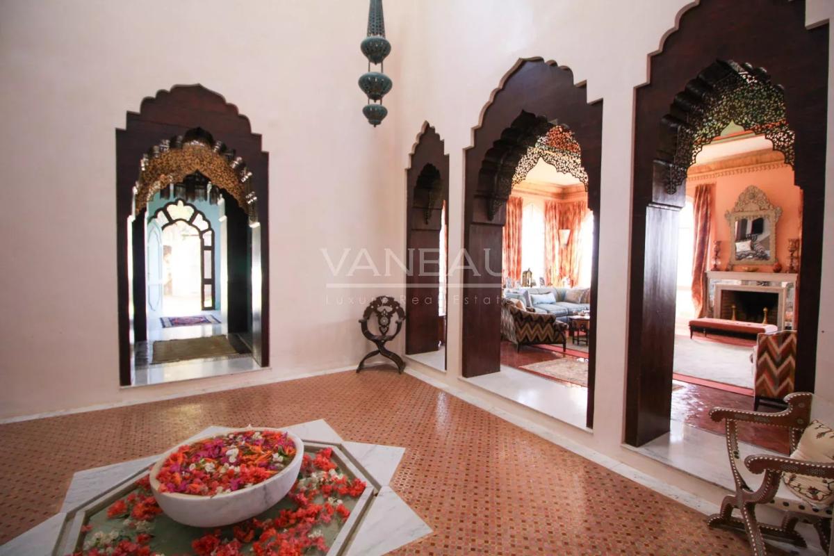 MAGNIFIQUE MAISON DE MAÎTRE À VENDRE AUX CHARMES DE LORIENT À TANGER