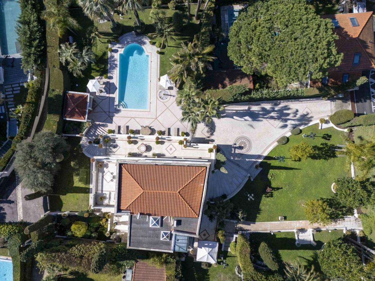 Cap d'Antibes, magnifique demeure de style Belle Epoque à vendre