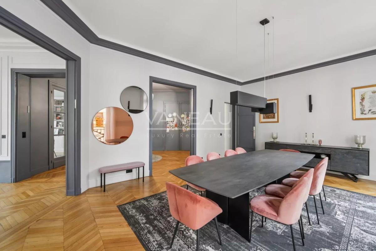 Paris XVIe - Muette - Appartement cinq chambres rénové.
