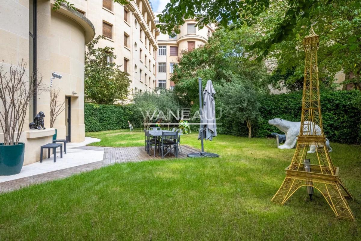 Paris XVIe - OCDE - Superbe duplex familial et de réception avec