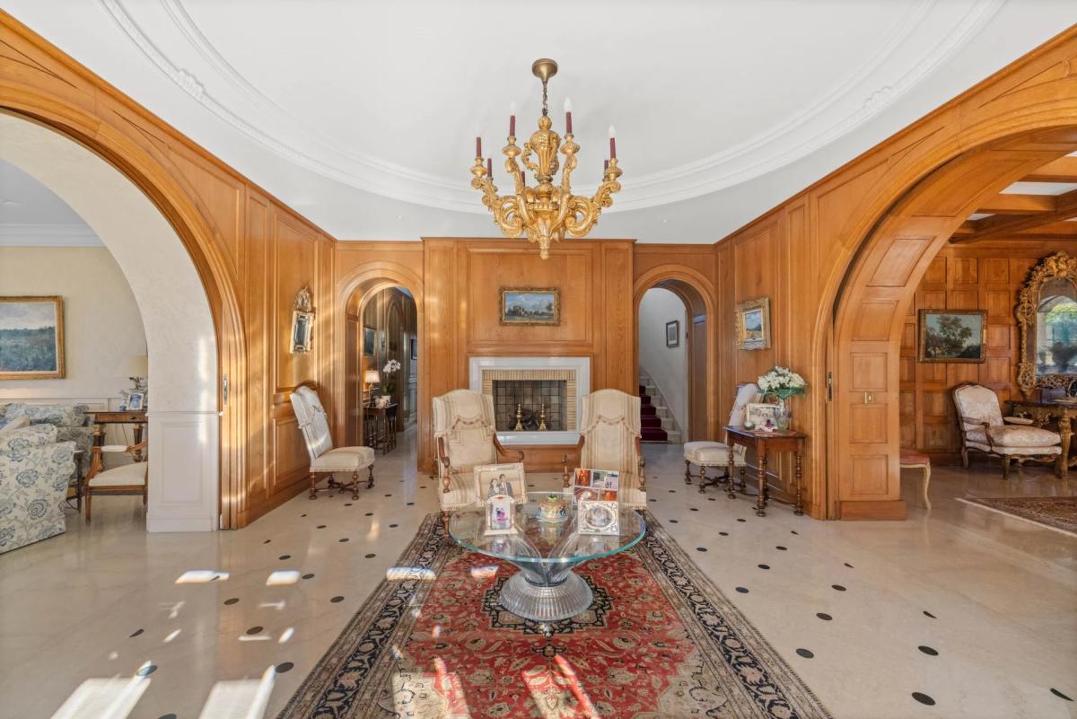 CAP D'ANTIBES - VILLA BELLA VISTA À VENDRE