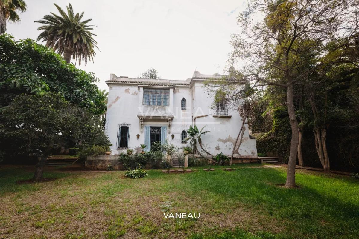 Villa Historique Classée - 470m² / 1273 m² - Mers Sultan, Casablanca