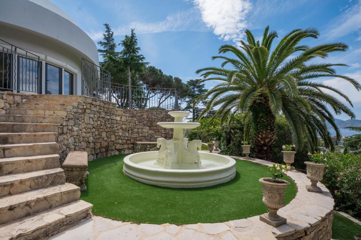 Cannes Luxueuse Villa vue mer panoramique à vendre