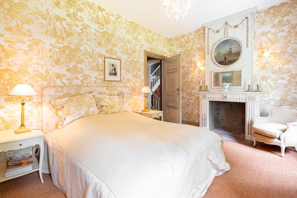 Château édifié en 1756 sur un terrain de 5.9 hectares