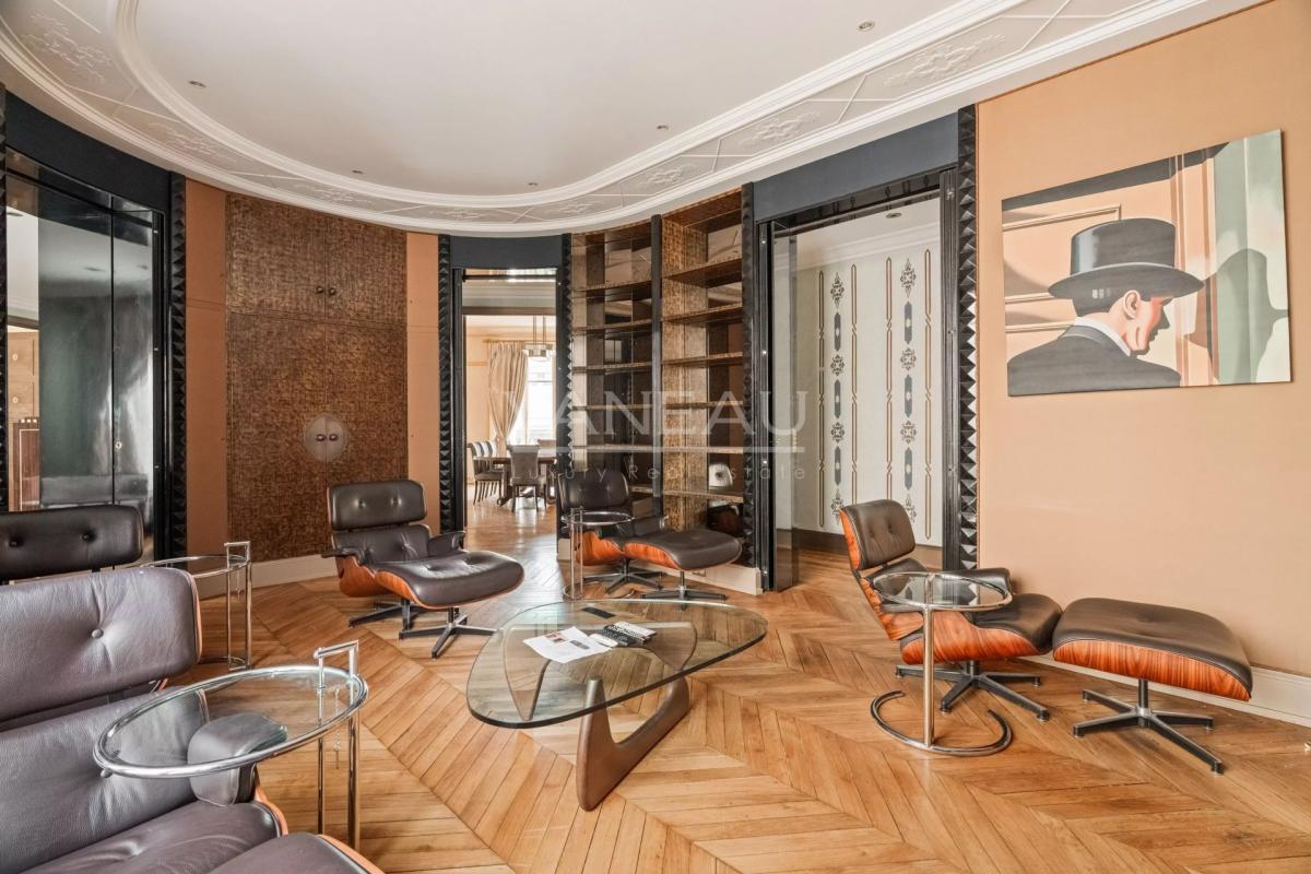 Paris XVIe - Trocadéro - Vue monuments.