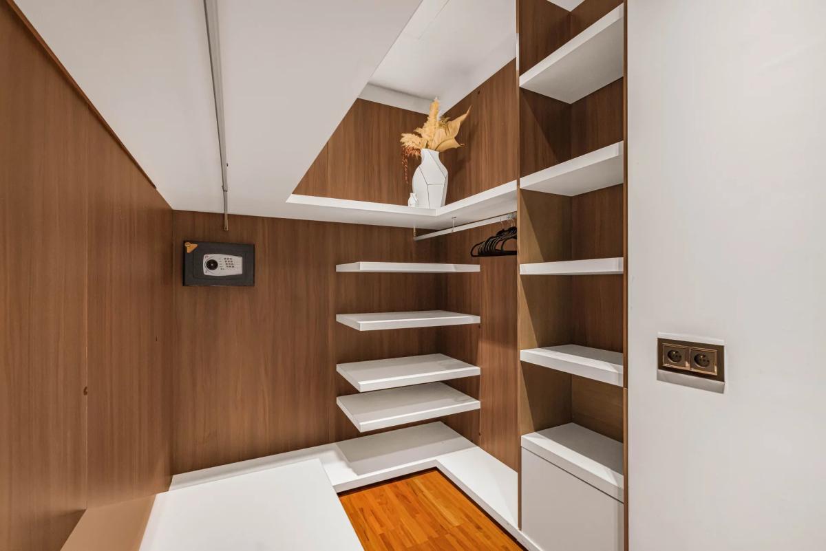 SUPER CANNES  VILLA CONTEMPORAINE VUE MER A VENDRE