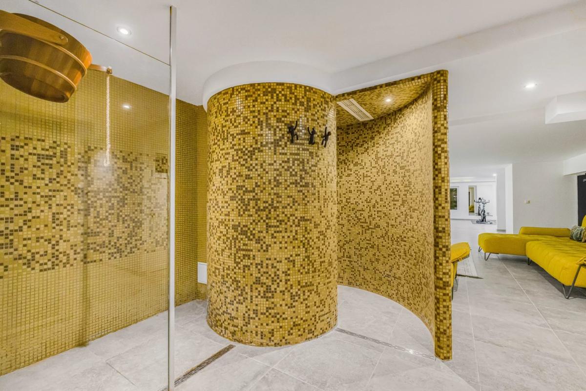 SUPER CANNES  VILLA CONTEMPORAINE VUE MER A VENDRE