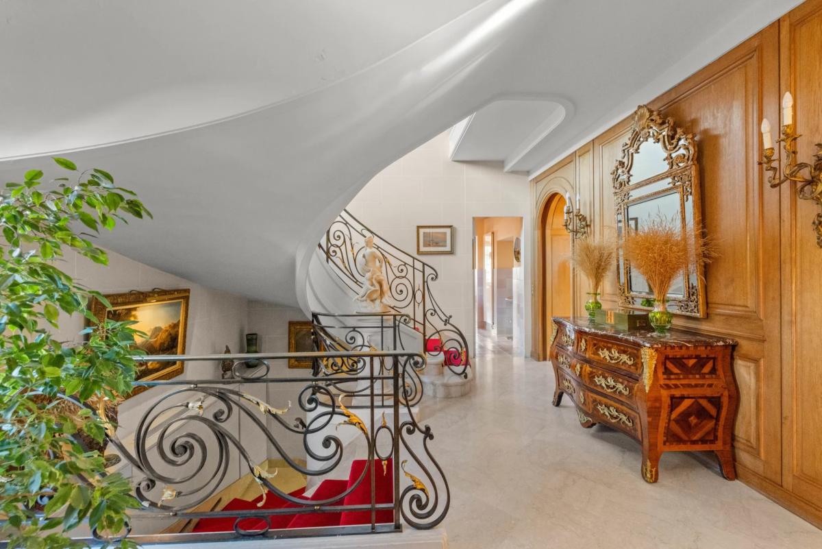 CAP D'ANTIBES - VILLA BELLA VISTA À VENDRE