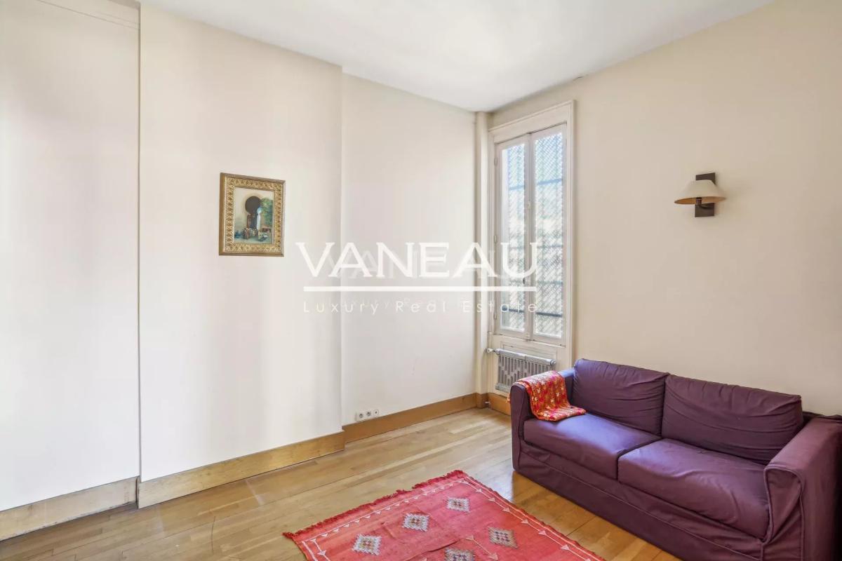 ***TRIANGLE D'OR / MONTAIGNE***
