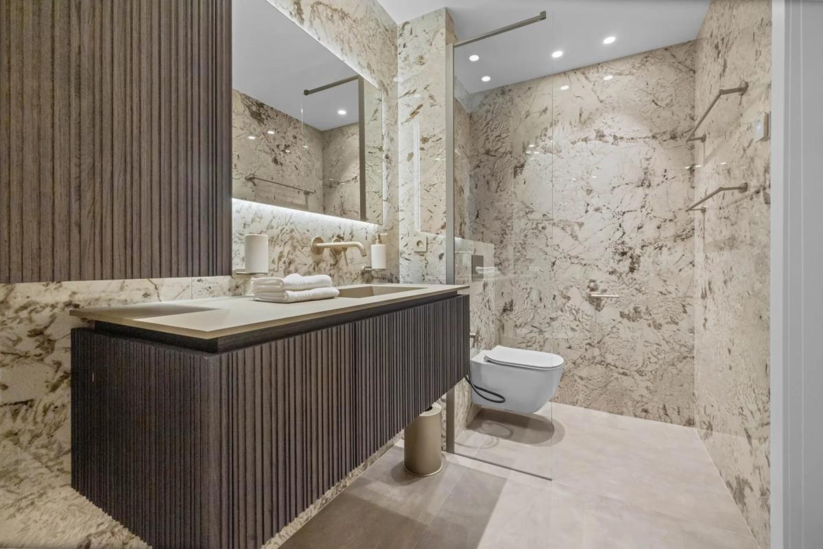 Cannes Croisette Appartement 6 pièces vue mer à vendre