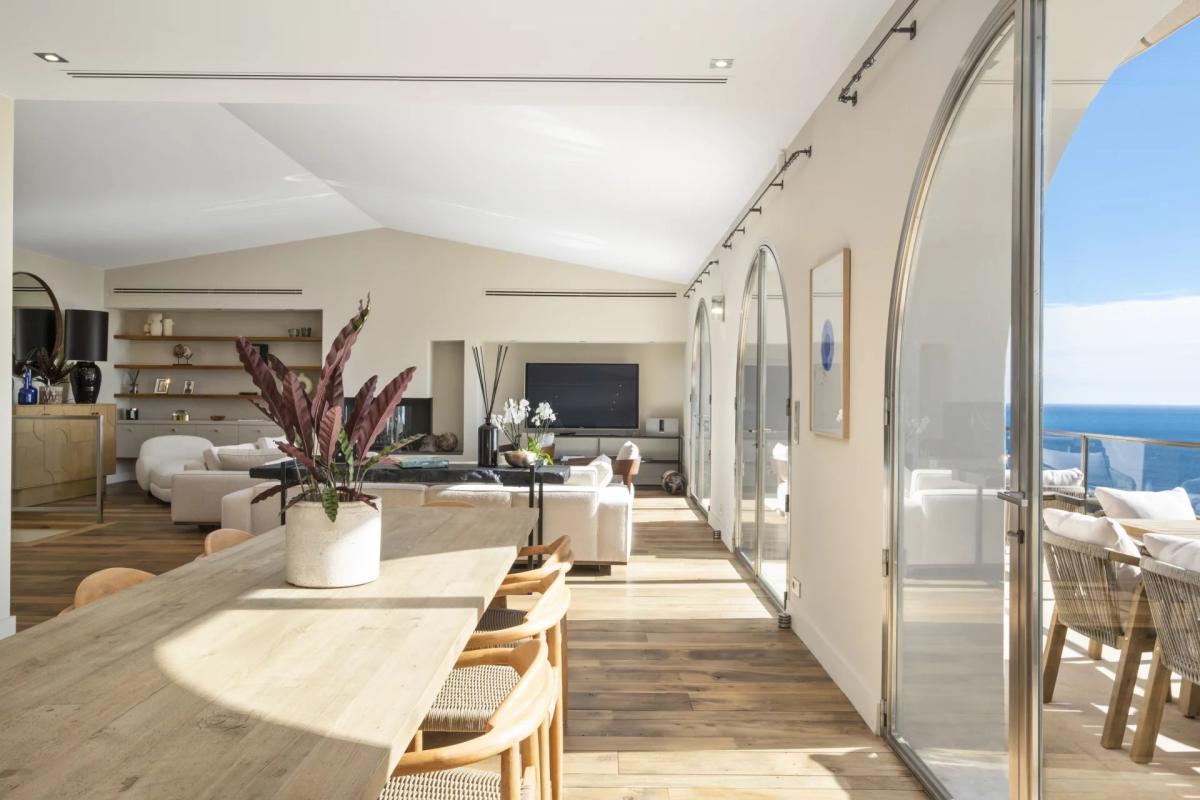 CANNES VILLA RENOVEE VUE MER PANORAMIQUE A VENDRE