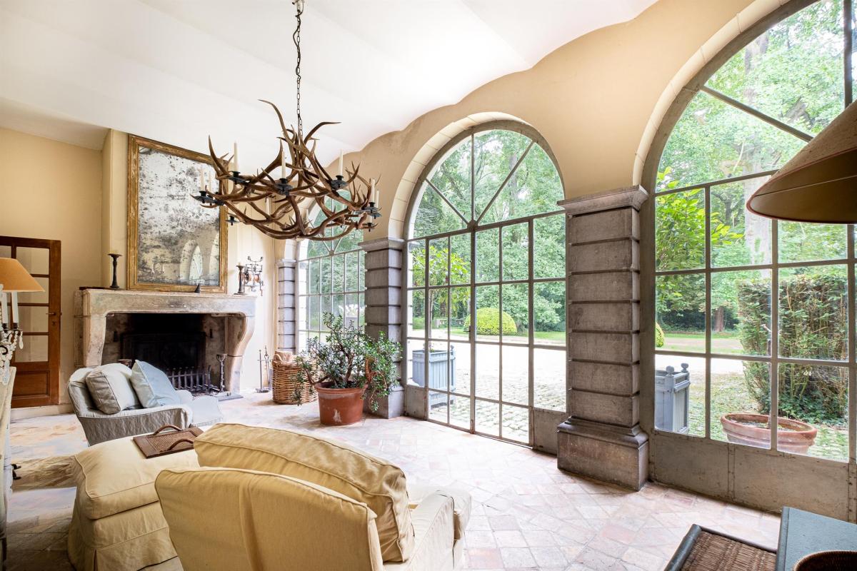 Château édifié en 1756 sur un terrain de 5.9 hectares