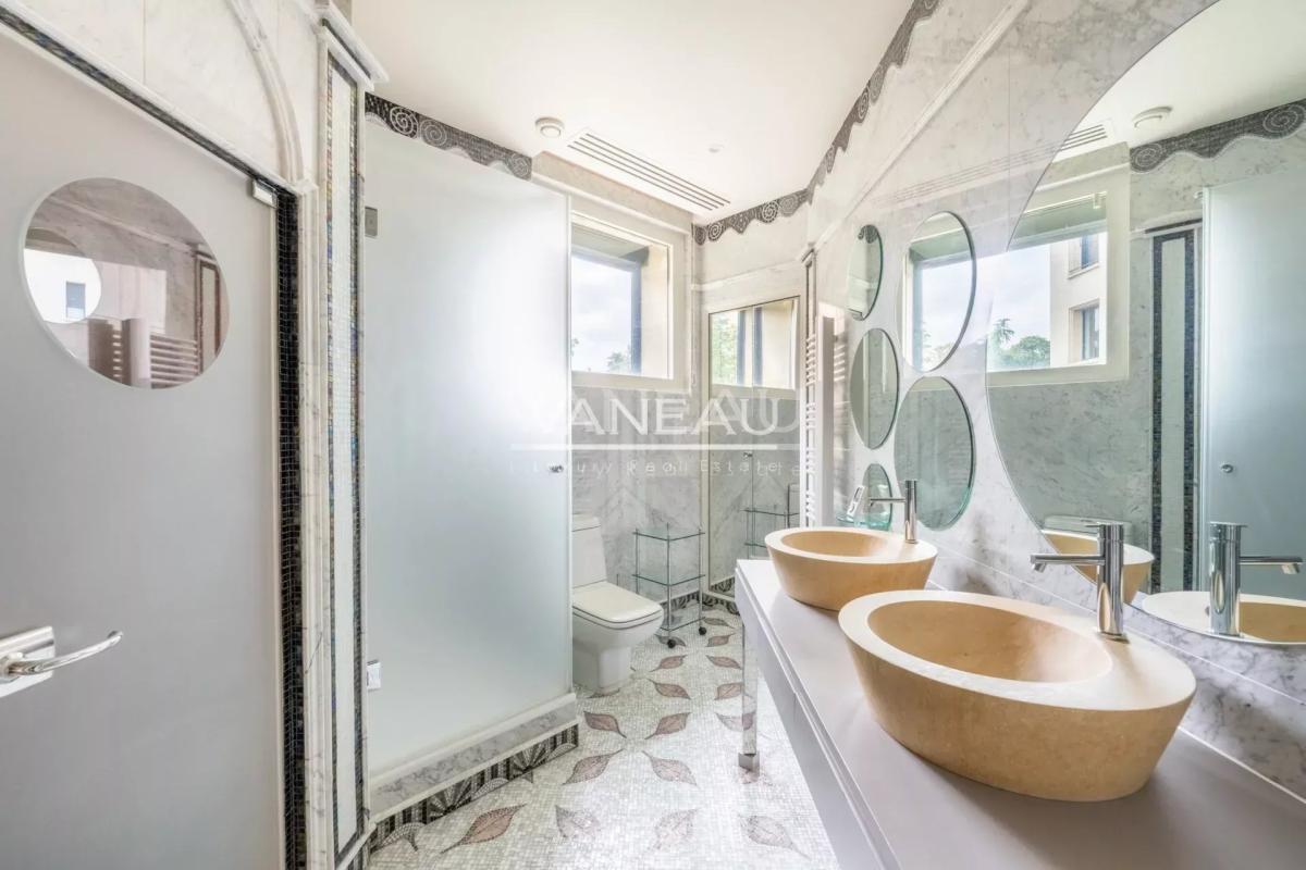 Paris XVIe - OCDE - Superbe duplex familial et de réception avec