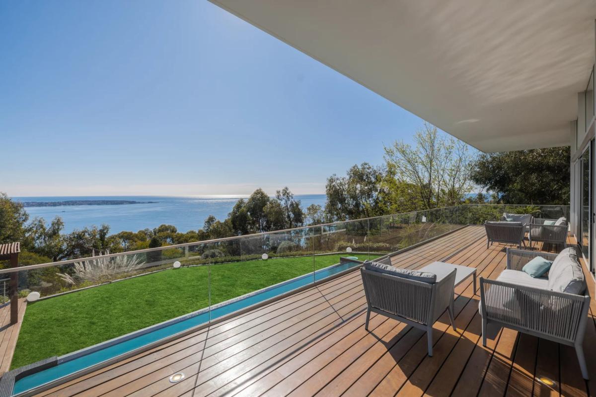 SUPER CANNES  VILLA CONTEMPORAINE VUE MER A VENDRE