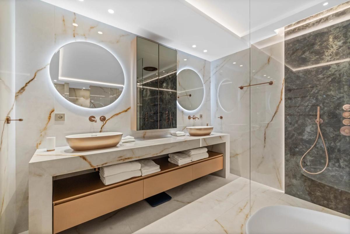 Cannes Croisette Appartement 6 pièces vue mer à vendre