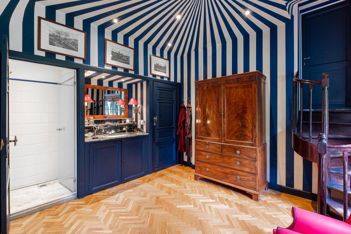 Château édifié en 1756 sur un terrain de 5.9 hectares