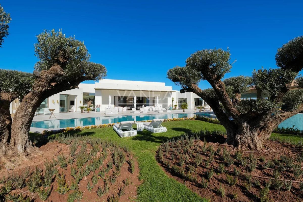 Maison de Maitre A proximité des 3 golfs