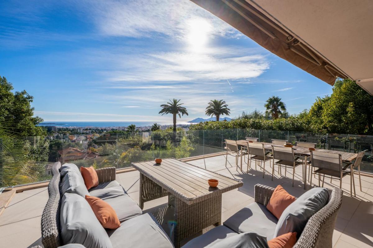 Le Cannet – Prestigieuse maison de ville avec vue mer panoramiqu