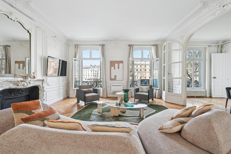 Salon d'un appartement parisien de luxe